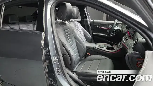 Mercedes-Benz E-Class 2022 — ფოტო 20/20