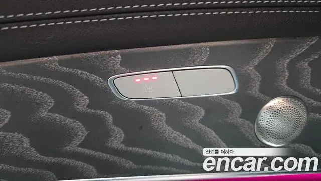 Mercedes-Benz E-Class 2022 — ფოტო 13/20