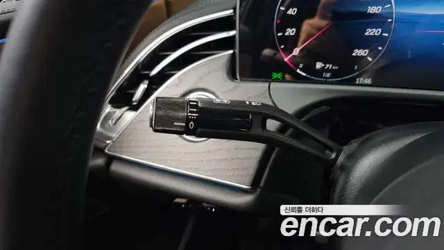 Mercedes-Benz E-Class 2024 — Photo 15/20