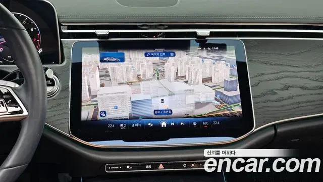 Mercedes-Benz E-Class 2024 — Photo 16/20