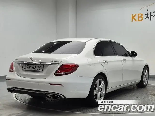 Mercedes-Benz E-Class 2018 — Фото 2/20