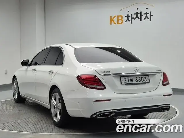 Mercedes-Benz E-Class 2018 — Фото 4/20