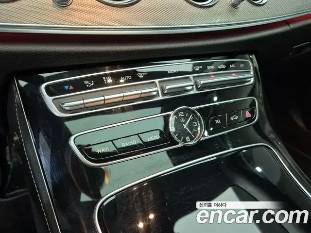 Mercedes-Benz E-Class 2018 — Фото 16/20