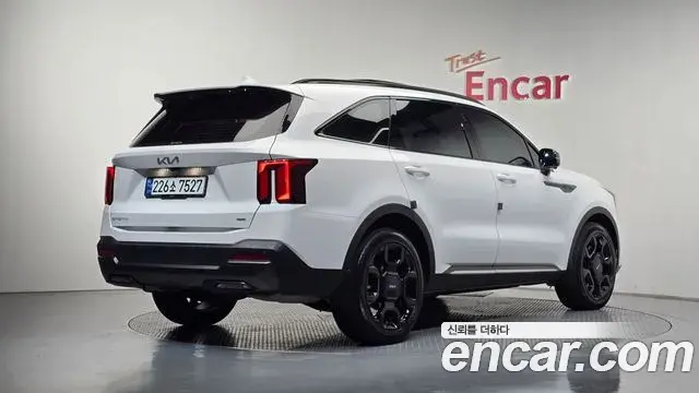 Kia Sorento 2024 — Şəkil 8/35