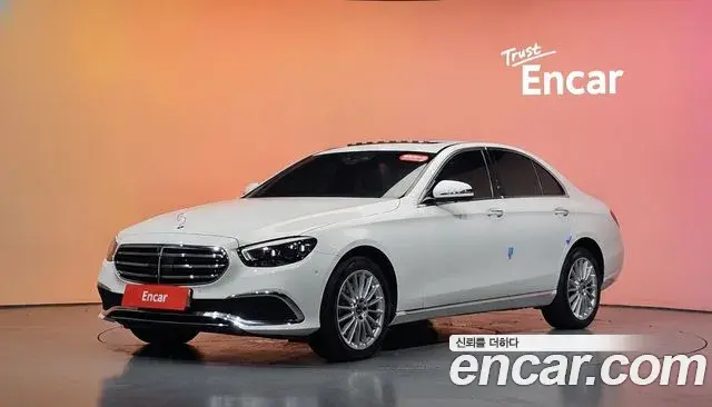 Mercedes-Benz E-Class 2023 — Şəkil 11/36