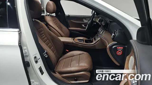 Mercedes-Benz E-Class 2023 — Şəkil 1/36