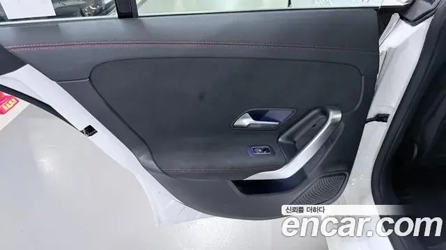 Mercedes-Benz CLA-Class 2026 — Photo 12/20