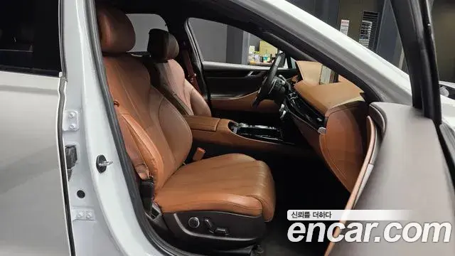 Genesis G80 2022 — Photo 10/20
