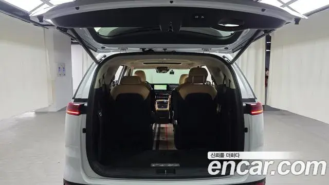 Kia Carnival 2022 — Фото 18/20