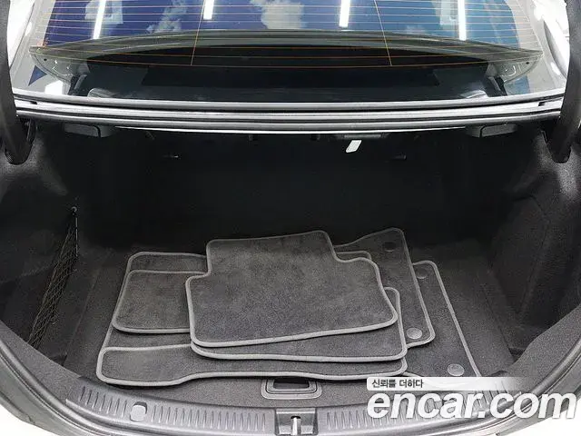 Mercedes-Benz E-Class 2023 — Photo 20/20