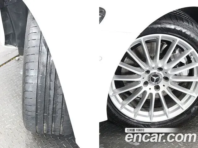 Mercedes-Benz E-Class 2023 — Photo 18/20