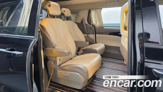 Kia Carnival 2022 — Фото 11/20