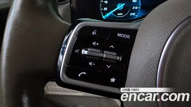 Kia Carnival 2022 — Фото 16/20
