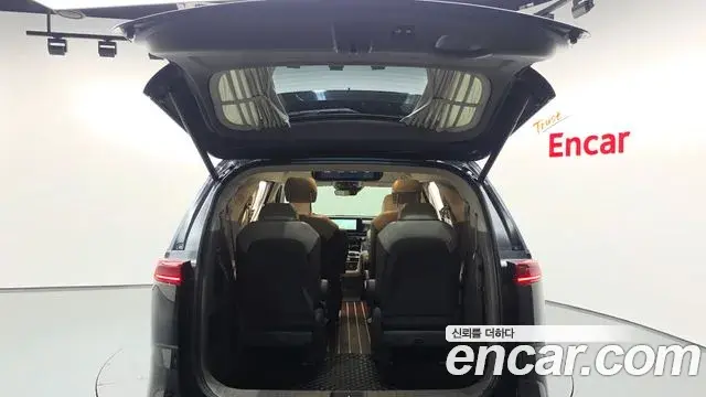 Kia Carnival 2022 — Фото 19/20