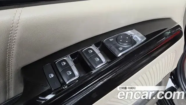 Kia Carnival 2022 — ფოტო 29/41