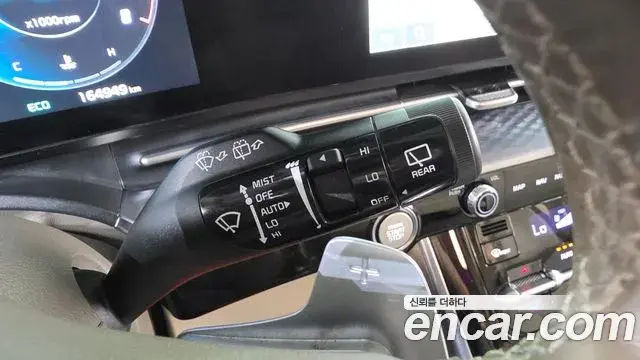 Kia Carnival 2022 — ფოტო 30/41