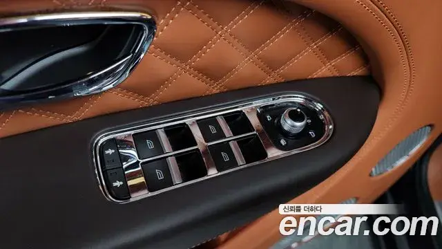 Bentley Bentayga 2022 — ფოტო 29/36