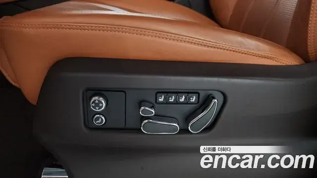 Bentley Bentayga 2022 — ფოტო 26/36