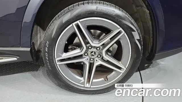 Mercedes-Benz GLS-Class 2022 — Photo 29/39