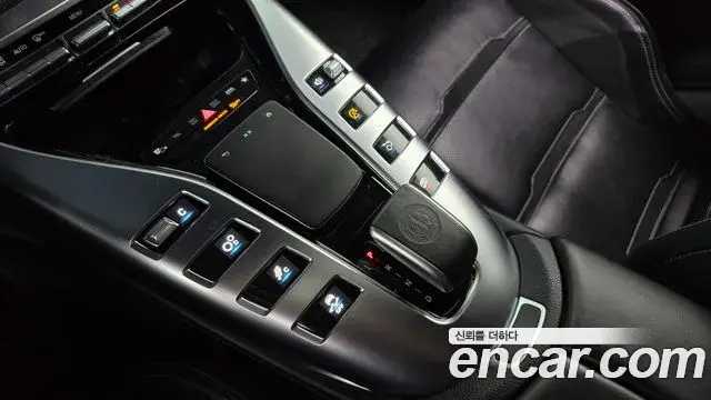 Mercedes-Benz AMG GT 2022 — Şəkil 13/36