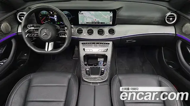 Mercedes-Benz E-Class 2022 — ფოტო 20/35