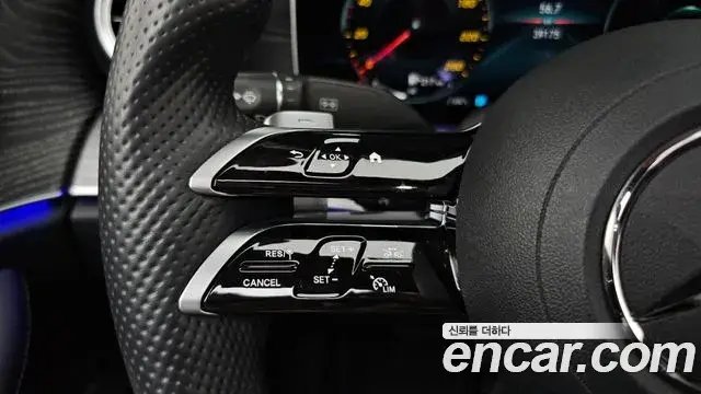 Mercedes-Benz E-Class 2022 — ფოტო 33/35