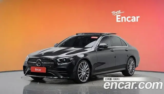 Mercedes-Benz E-Class 2022 — ფოტო 35/35