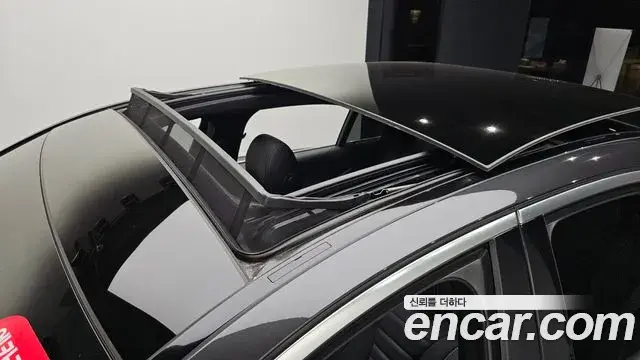 Mercedes-Benz E-Class 2022 — ფოტო 27/35