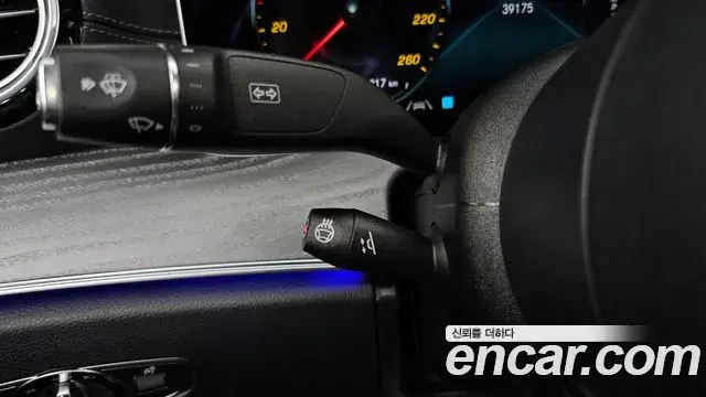 Mercedes-Benz E-Class 2022 — ფოტო 15/35