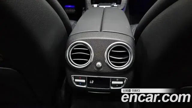 Mercedes-Benz E-Class 2022 — ფოტო 21/35