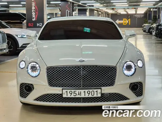Bentley Continental GT 2022 — ფოტო 16/20