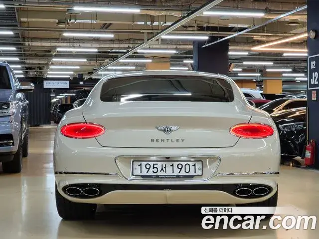 Bentley Continental GT 2022 — ფოტო 6/20