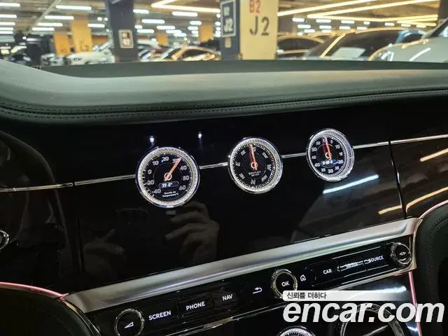 Bentley Continental GT 2022 — ფოტო 20/20