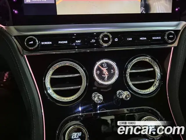 Bentley Continental GT 2022 — ფოტო 14/20