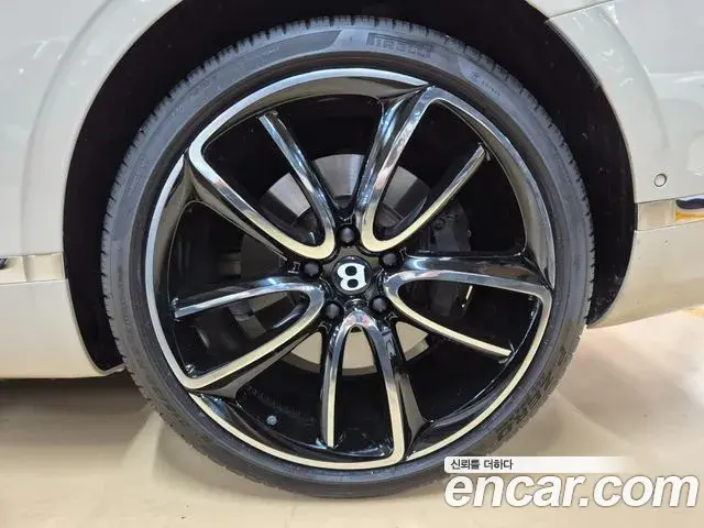 Bentley Continental GT 2022 — ფოტო 11/20