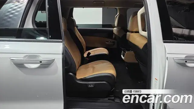 Kia Carnival 2021 — Фото 11/20