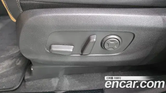 Kia Carnival 2021 — Şəkil 32/34