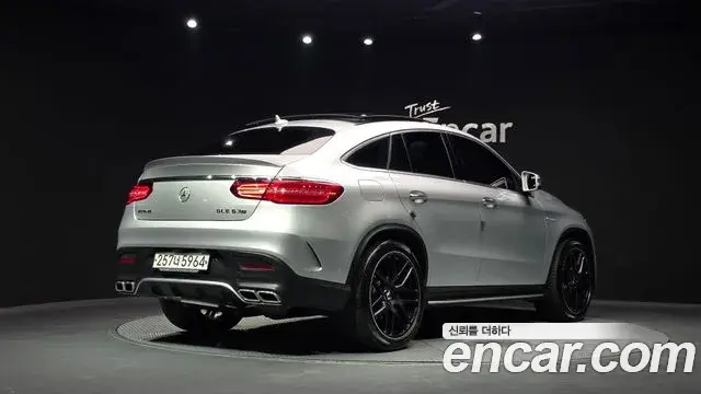 Mercedes-Benz GLE-Class 2019 — Фото 2/20