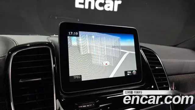 Mercedes-Benz GLE-Class 2019 — Фото 14/20