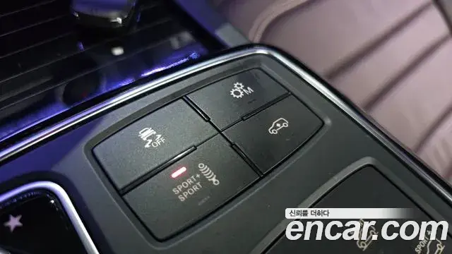 Mercedes-Benz GLE-Class 2019 — Фото 17/20