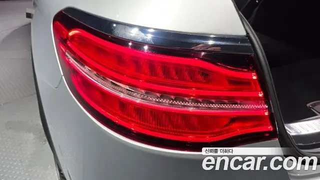 Mercedes-Benz GLE-Class 2019 — ფოტო 6/34