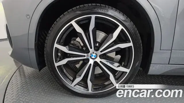 BMW X2 2023 — Photo 9/34