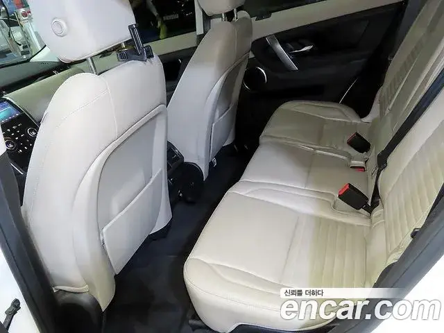 Land Rover Discovery Sport 2020 — Фото 16/20