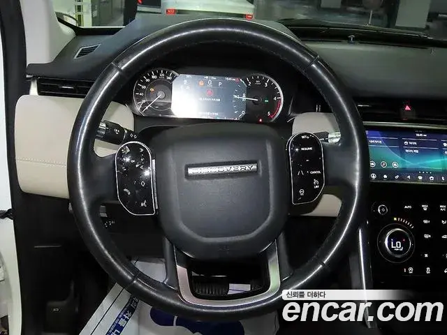 Land Rover Discovery Sport 2020 — Фото 17/20