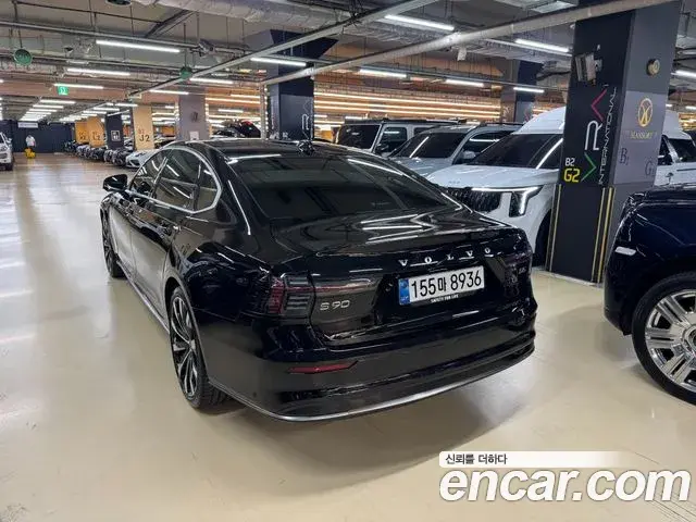 Volvo S90 2025 — Photo 11/20