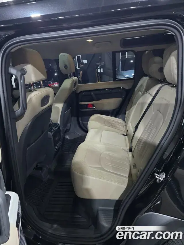 Land Rover Defender 2020 — Şəkil 10/18