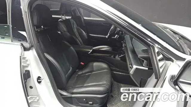 Hyundai Grandeur 2023 — Фото 12/20