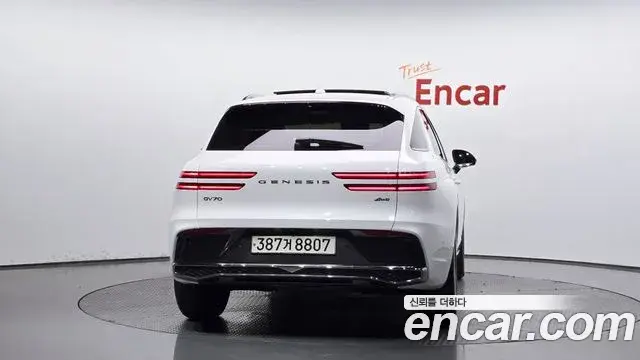 Genesis GV70 2024 — ფოტო 17/30