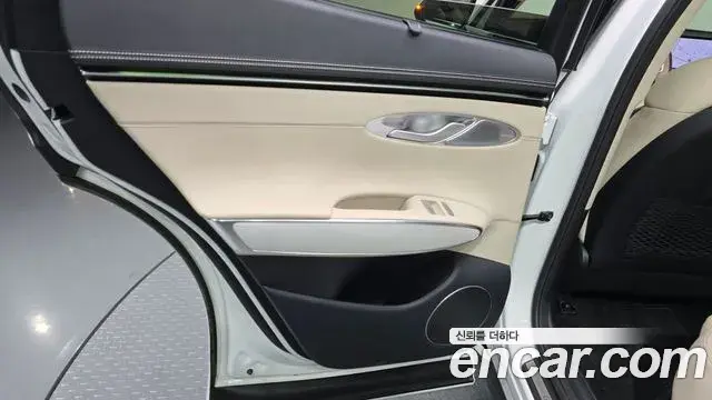 Genesis GV70 2024 — ფოტო 18/30