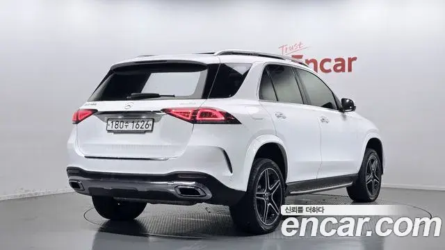 Mercedes-Benz GLE-Class 2020 — Фото 2/20
